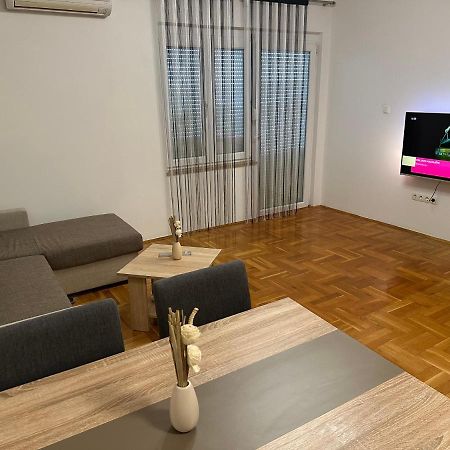 Ferienwohnung Apartman Aurora Kaštel Novi Exterior foto