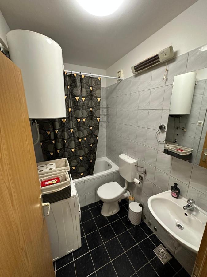Ferienwohnung Apartman Aurora Kaštel Novi Exterior foto