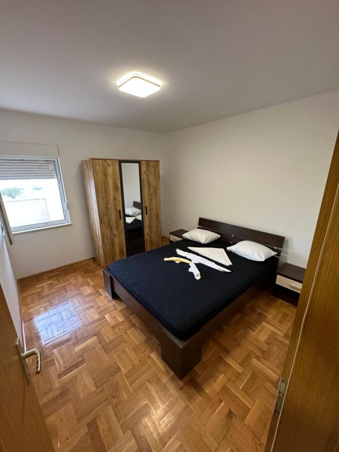 Ferienwohnung Apartman Aurora Kaštel Novi Exterior foto