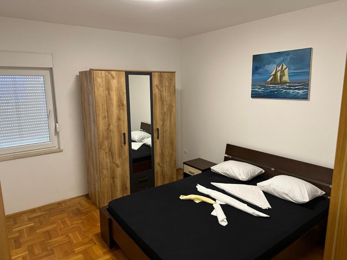 Ferienwohnung Apartman Aurora Kaštel Novi Exterior foto