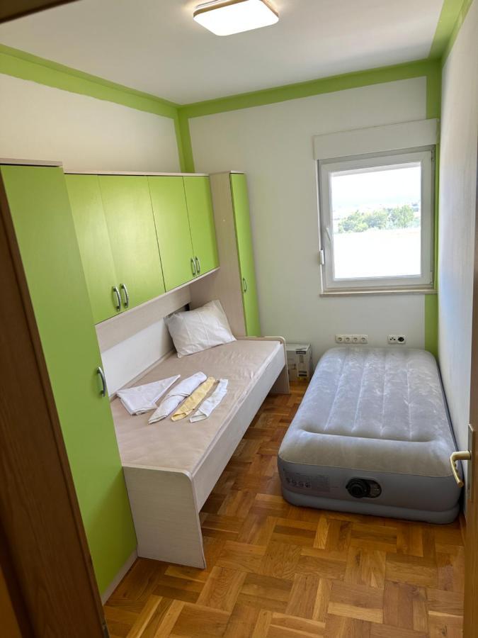 Ferienwohnung Apartman Aurora Kaštel Novi Exterior foto